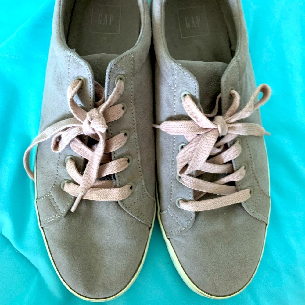 Gap casual beige sneakers, size 10